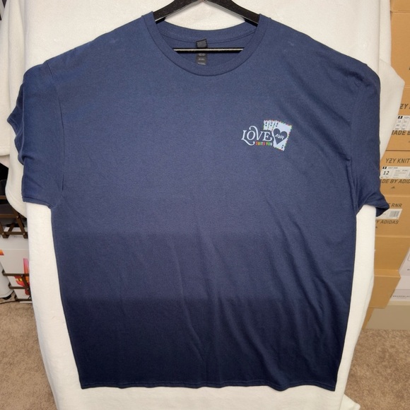 LOVE SUITS YOU Graphic Tee – XL – Navy Blue Gildan Shirt - Picture 3 of 6